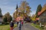 Vstupujeme do obce Horní Maxov, jehož dominantou je kostel